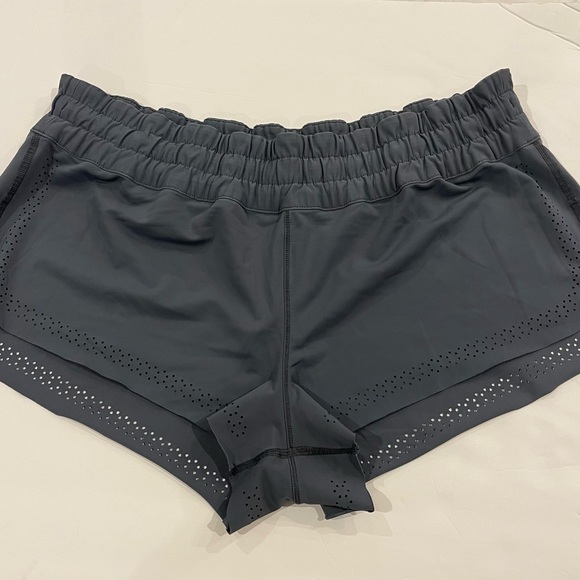 Lululemon bundle! - Picture 5 of 7